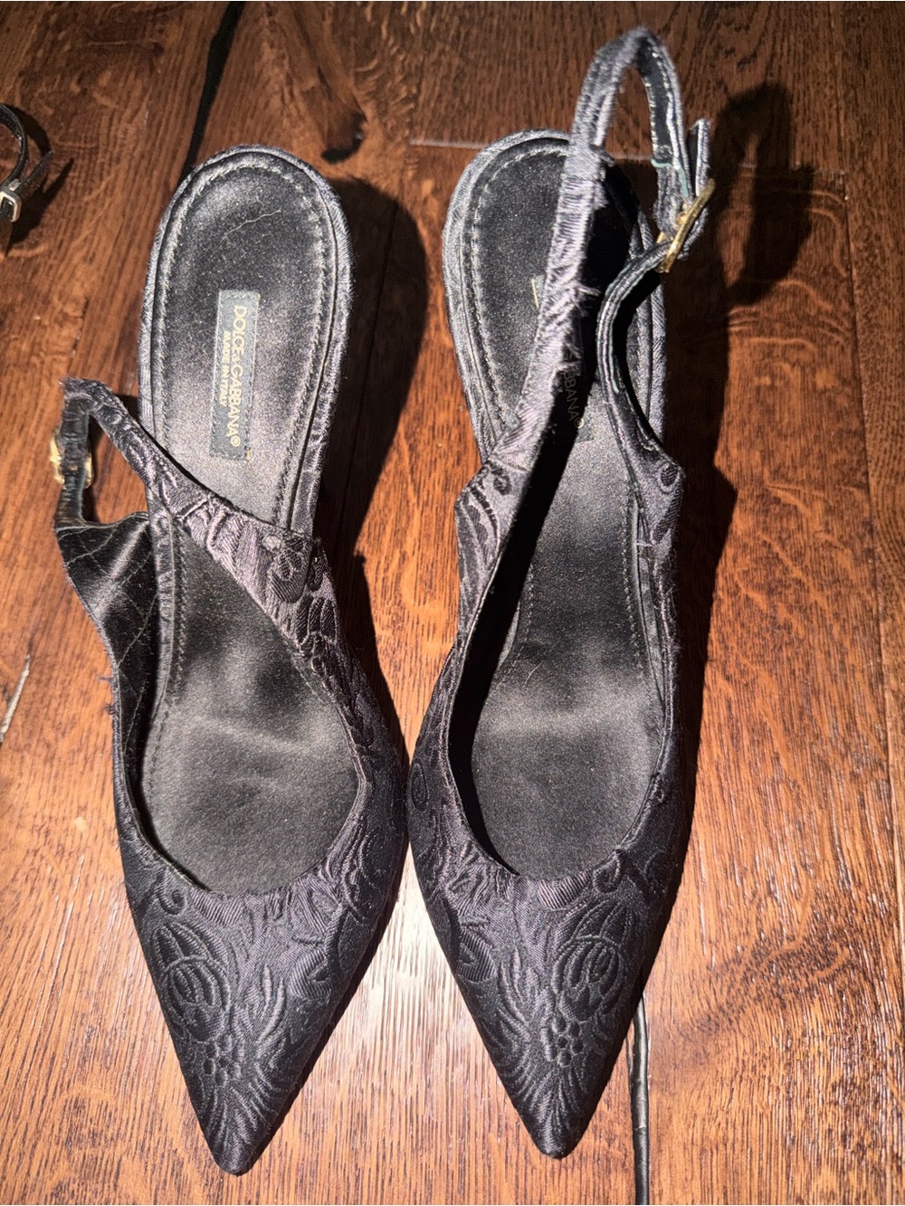Dolce & Gabbana Black Pointed Slingback Pumps with Jacquard Floral